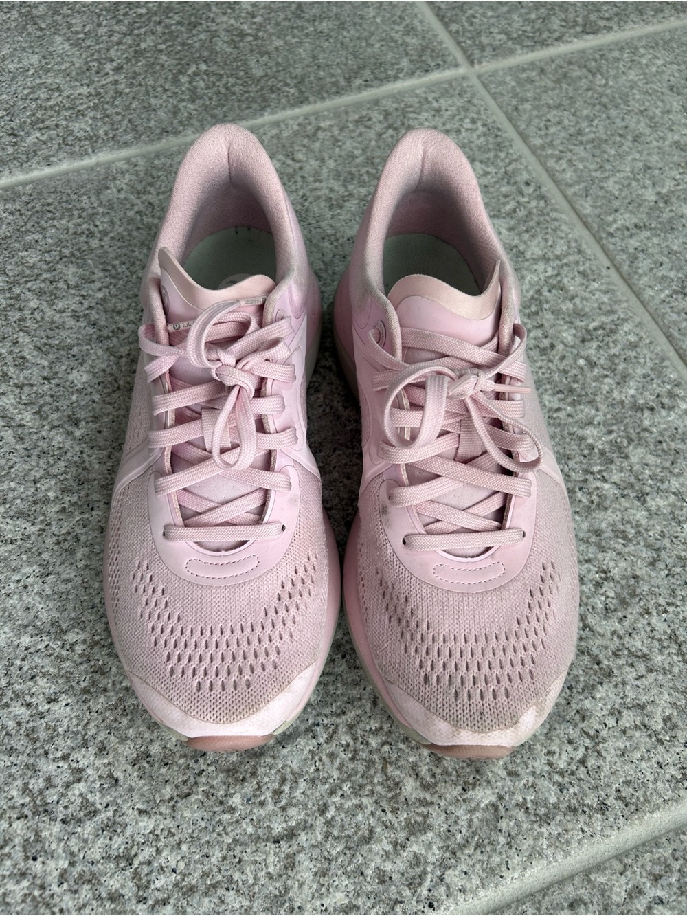 LULULEMON Chargefeel Low Workout Shoe Womens Size 7.5 Meadowsweet Pink Peony EUC